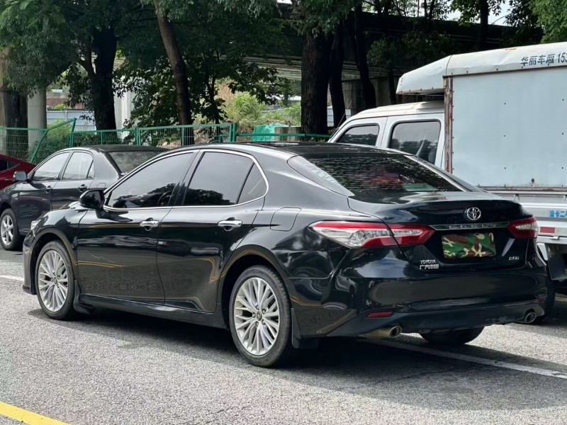 东莞18年丰田凯美瑞3