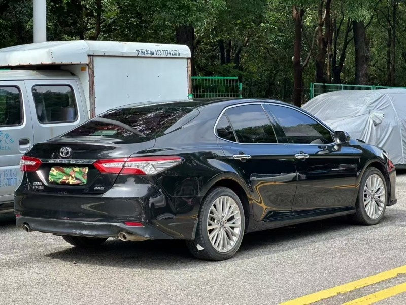 东莞18年丰田凯美瑞4