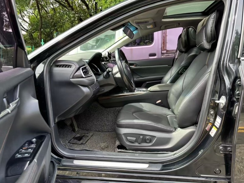 东莞18年丰田凯美瑞5