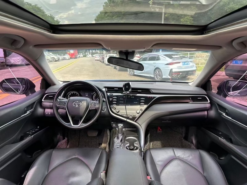 东莞18年丰田凯美瑞6