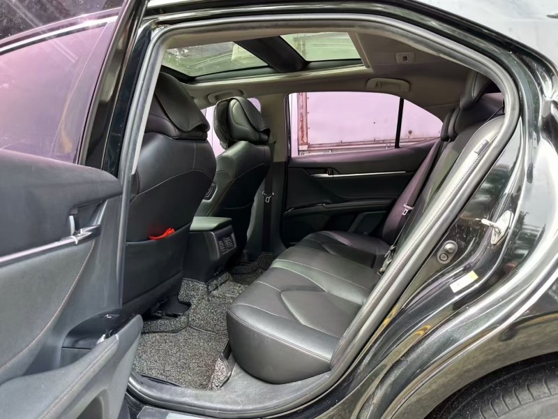 东莞18年丰田凯美瑞7