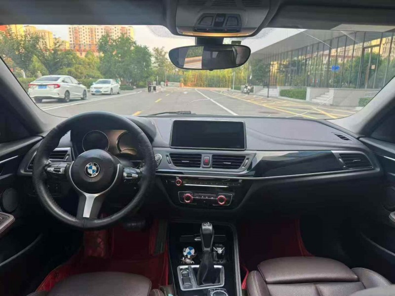 泰安19年宝马1系4