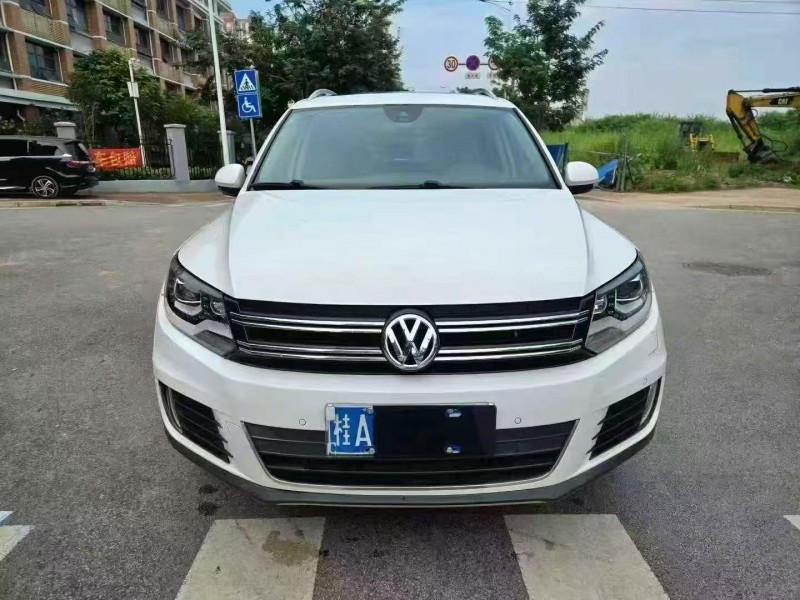 南宁16年大众途观1