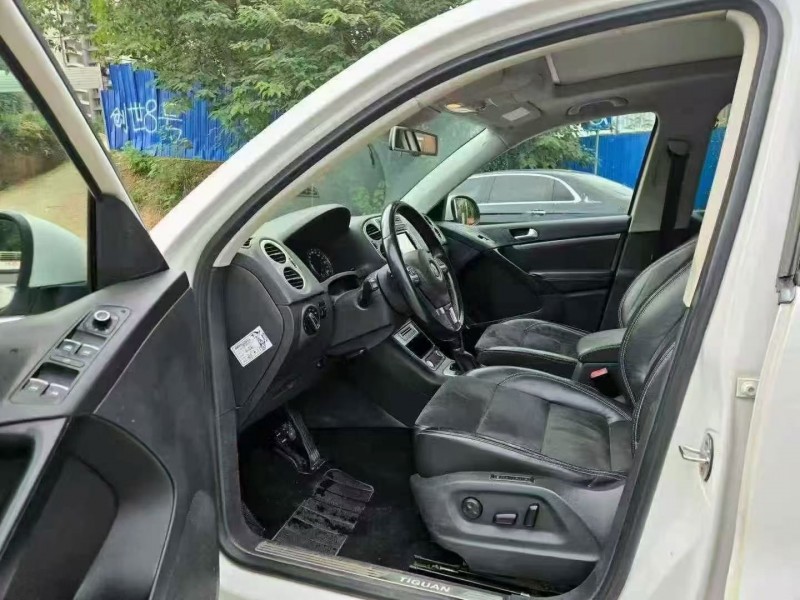 南宁16年大众途观4