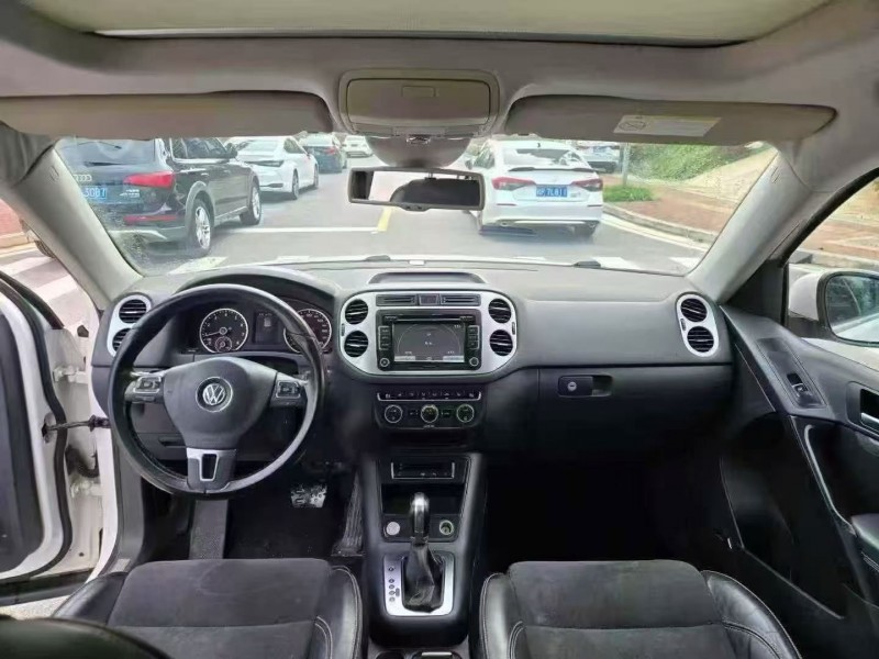 南宁16年大众途观6