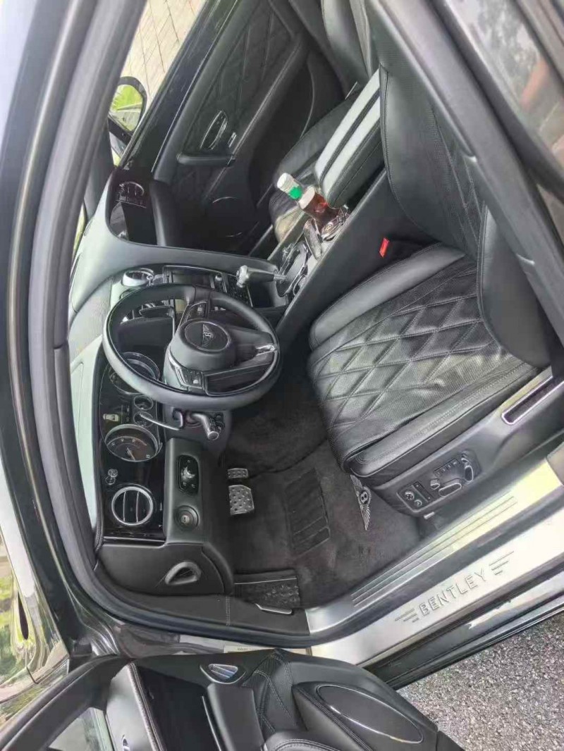 南通16年宾利飞驰4