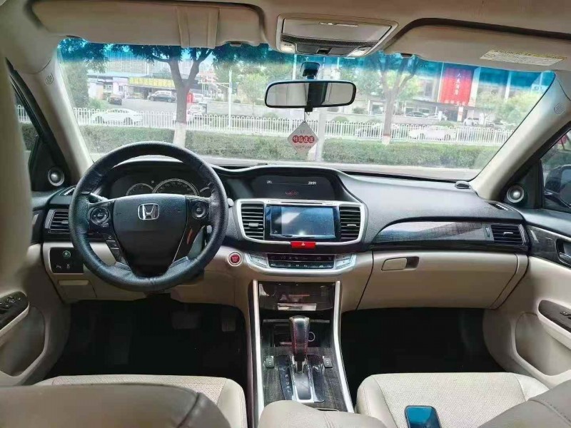 菏泽15年本田雅阁4