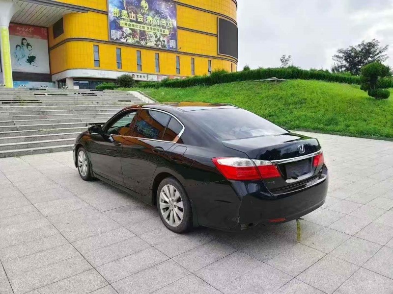 菏泽15年本田雅阁7