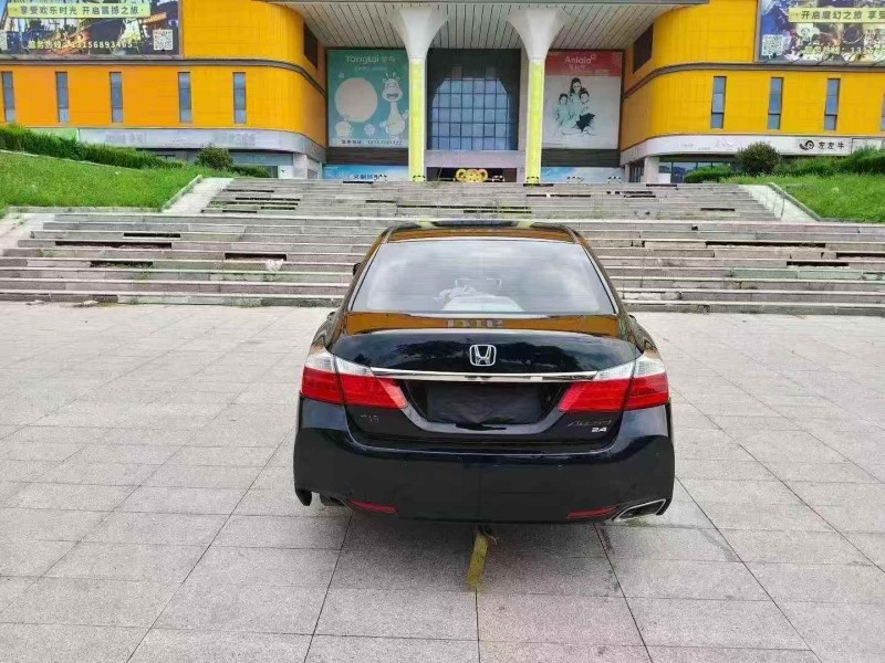 菏泽15年本田雅阁9
