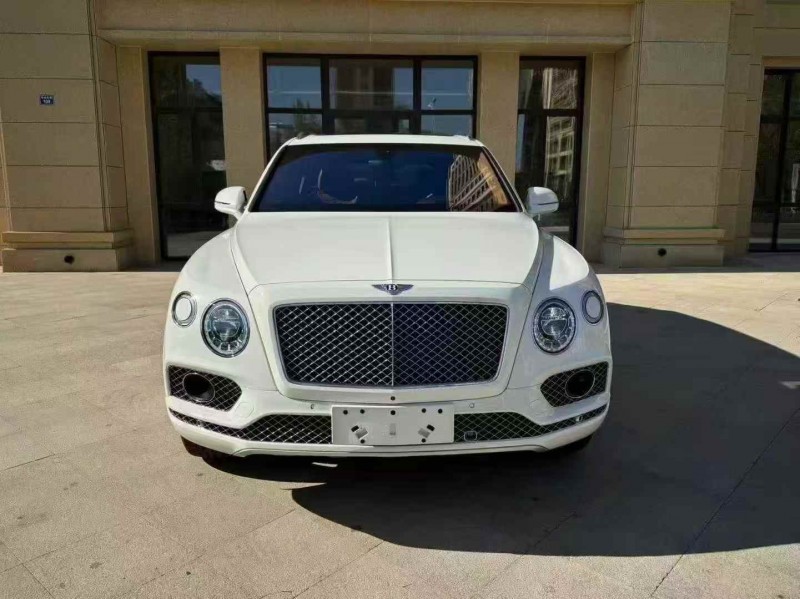 东营17年宾利添越1