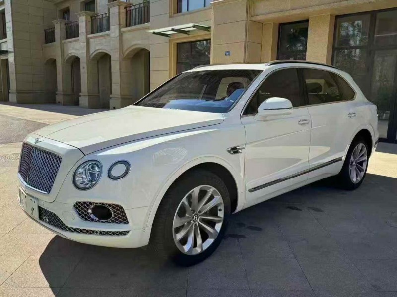 东营17年宾利添越3