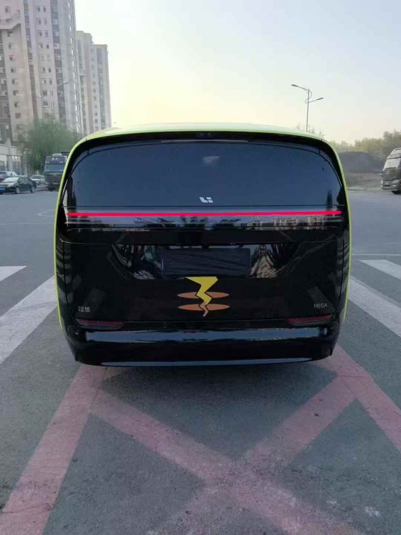 苏州24年理想mega8