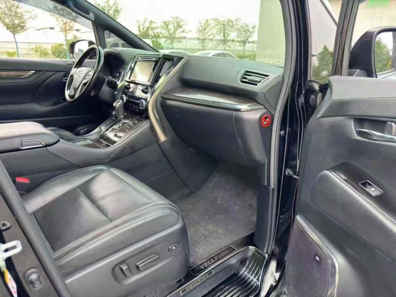 南通19年丰田威尔法5