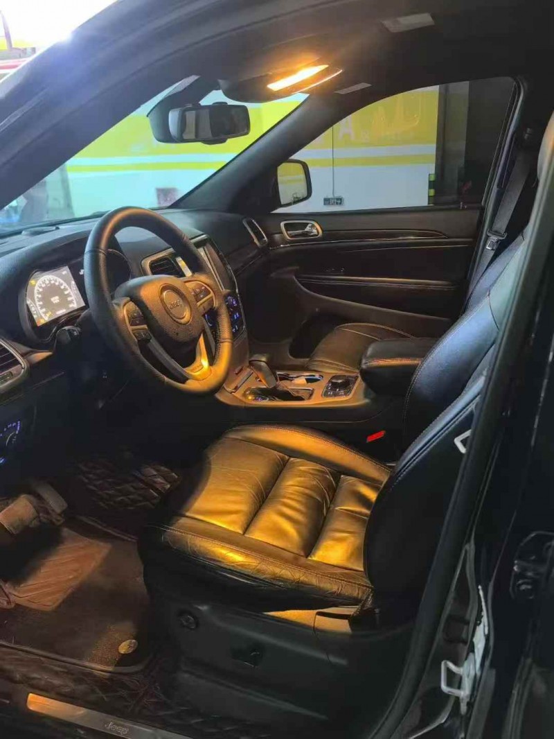 十堰16年Jeep大切诺基5