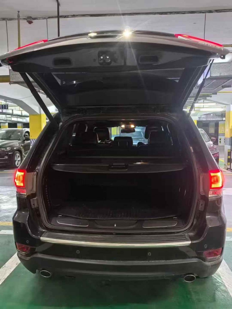 十堰16年Jeep大切诺基7