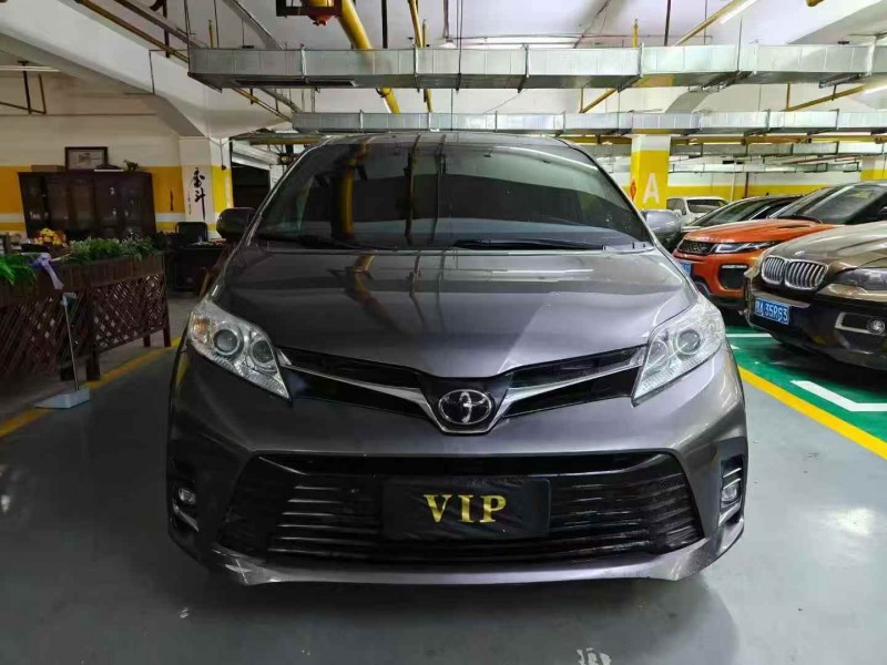 十堰20年丰田塞纳1