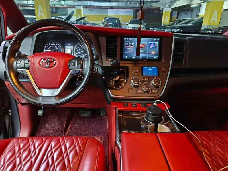 十堰20年丰田塞纳5