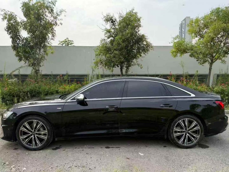 黄石24年奥迪A6L9