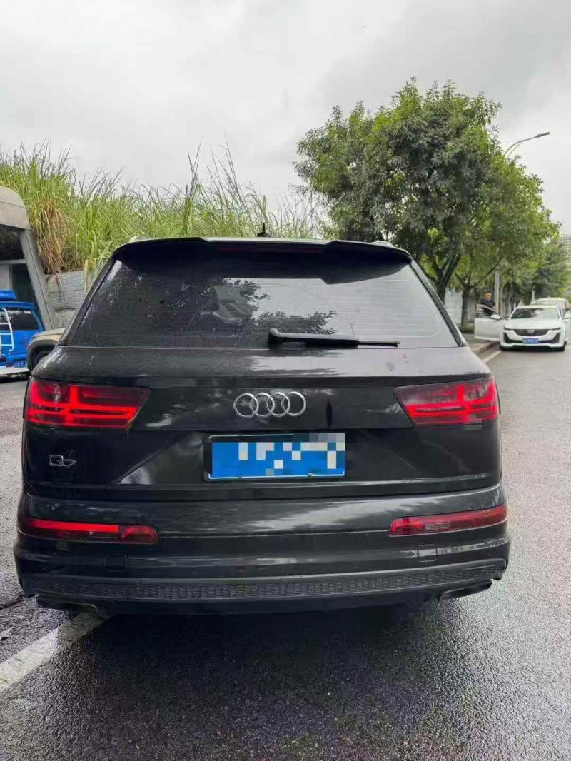 重庆18年奥迪Q79