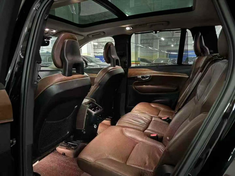 重庆20年沃尔沃XC905
