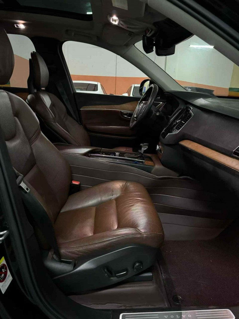 重庆20年沃尔沃XC906