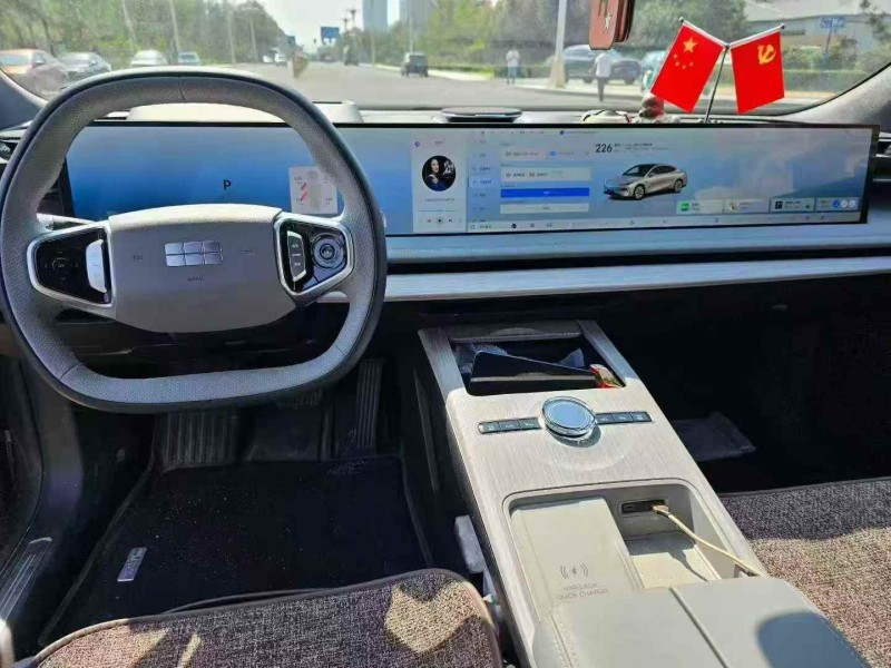 淄博25年吉利银河4