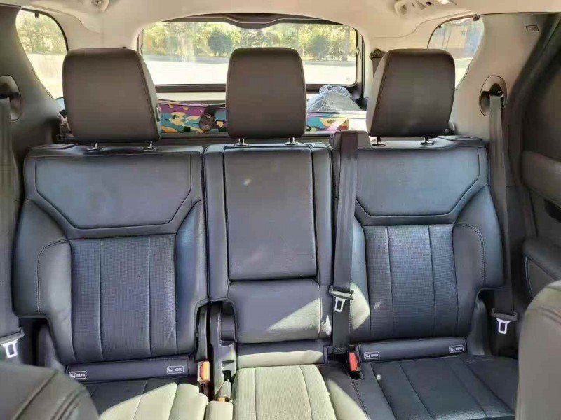 济南20年路虎发现8