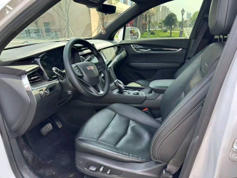 济宁22年凯迪拉克XT64