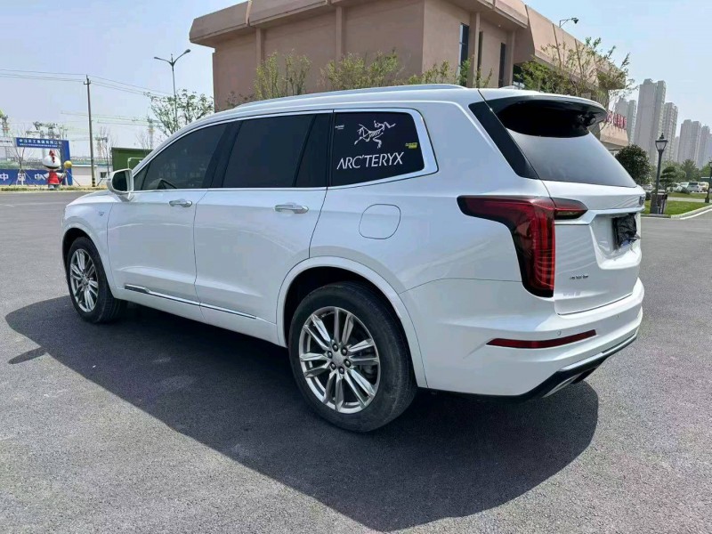 济宁22年凯迪拉克XT68