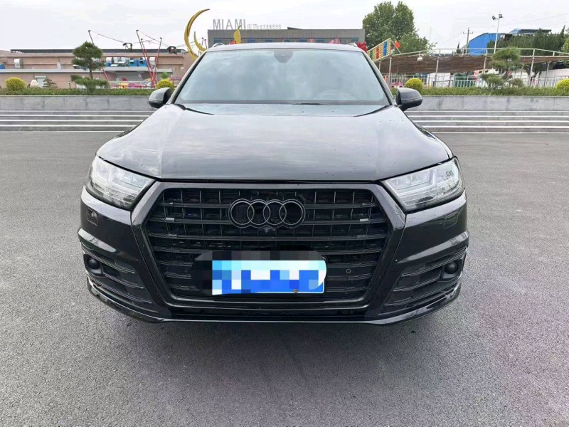 济宁18年奥迪Q71