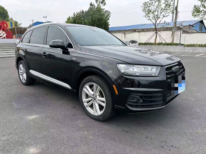 济宁18年奥迪Q72