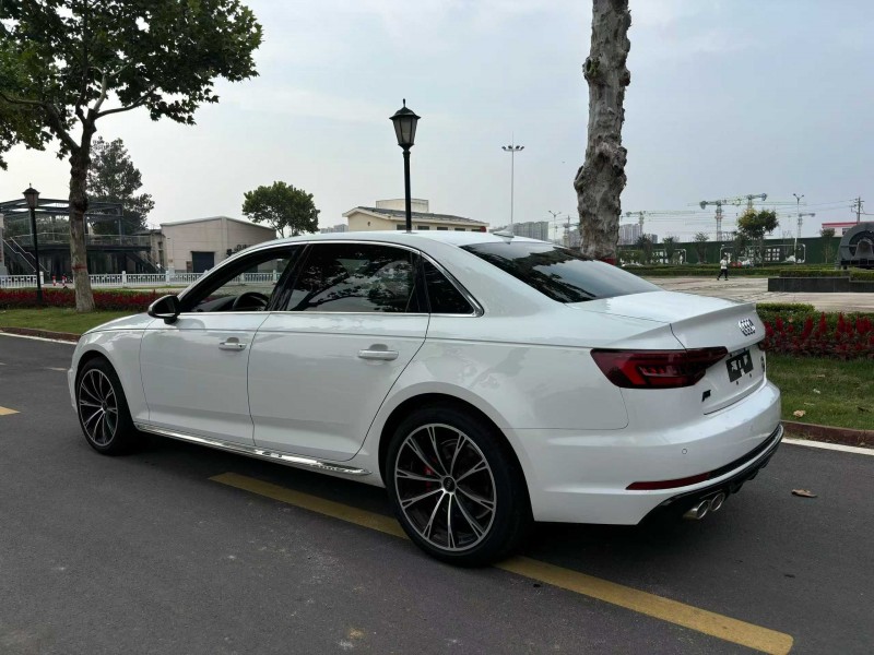 淄博18年奥迪A4L8