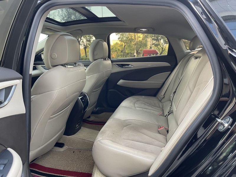 济宁19年别克君越5