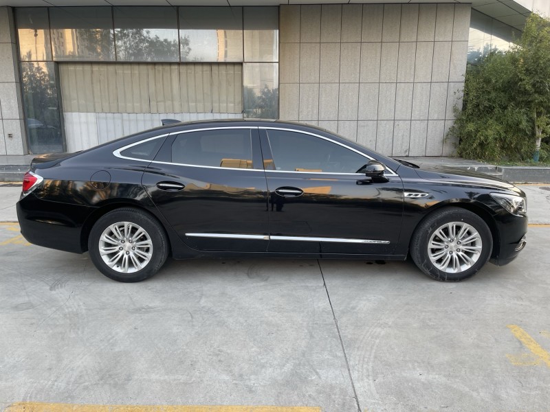 济宁19年别克君越8