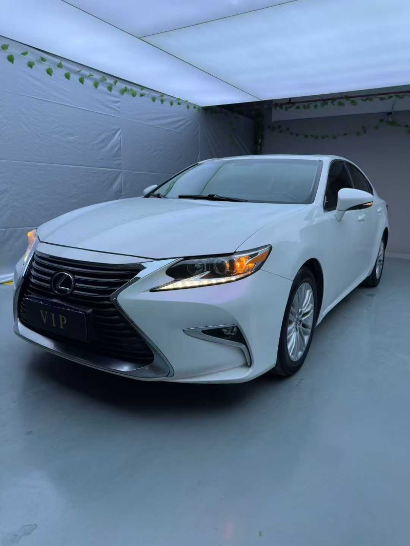 惠州17年雷克萨斯ES2