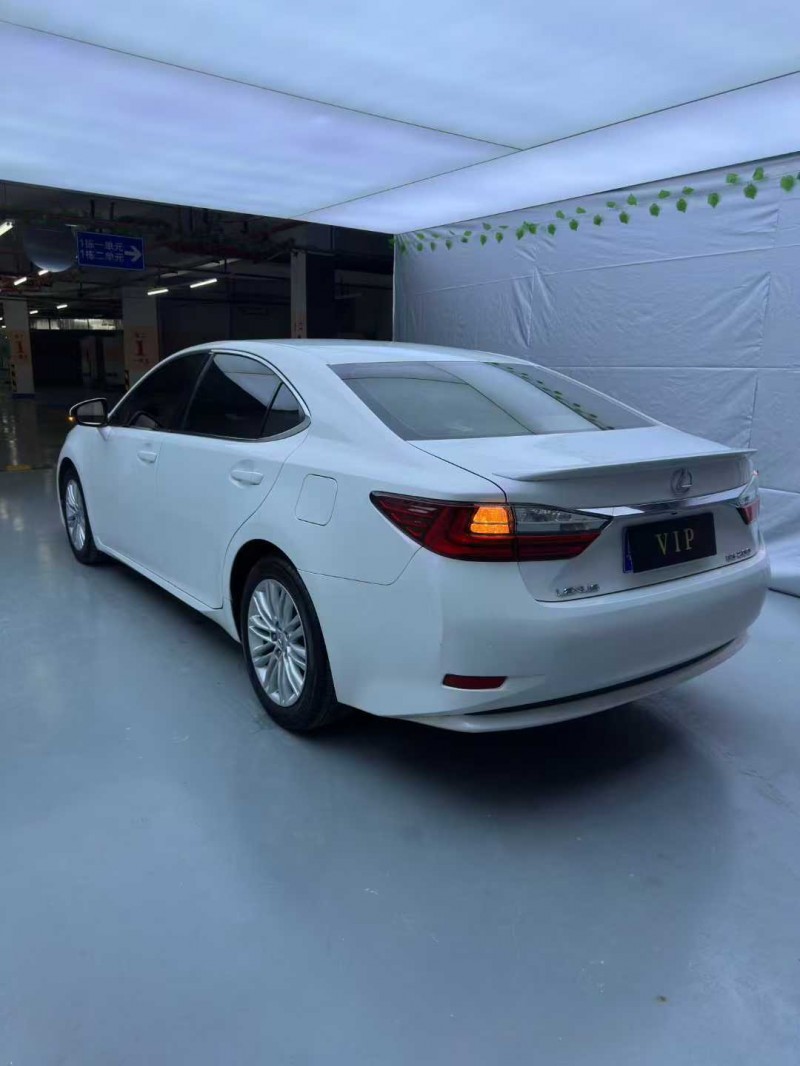 惠州17年雷克萨斯ES7