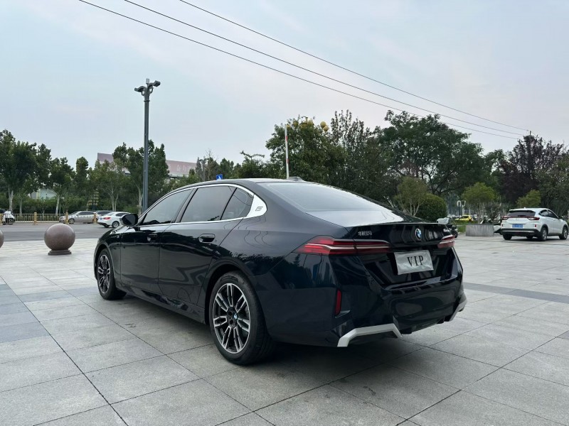 枣庄25年宝马5系9