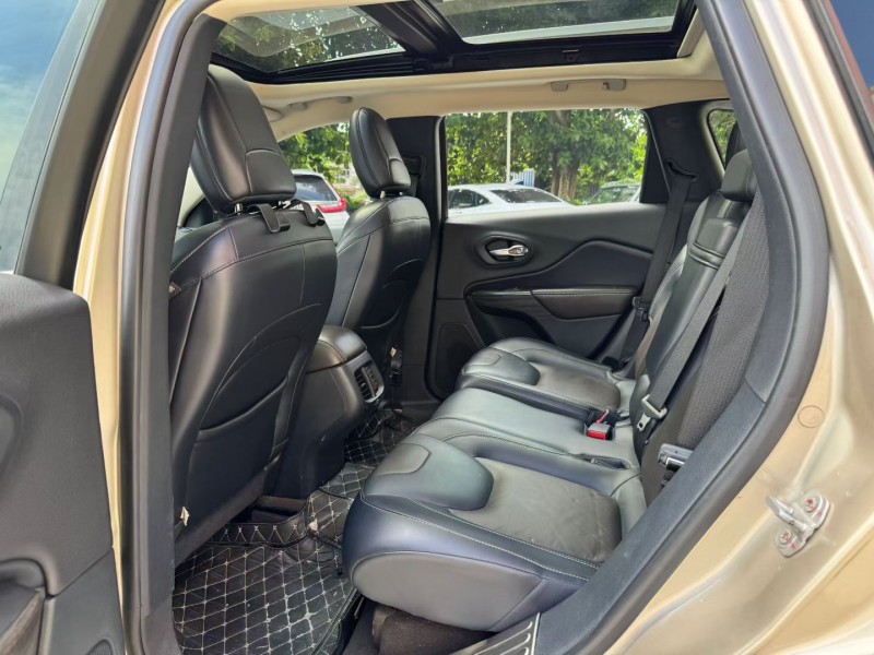 惠州16年Jeep自由光7