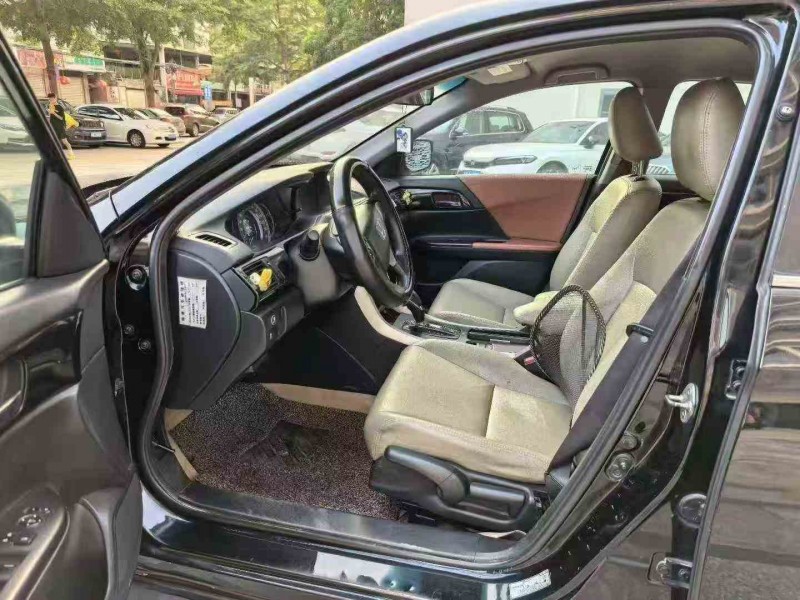 厦门17年本田雅阁5