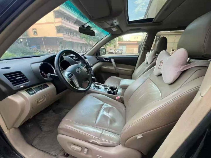 广州14年丰田汉兰达8