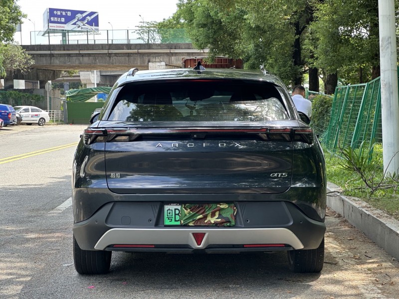 东莞24年极狐汽车阿尔法9