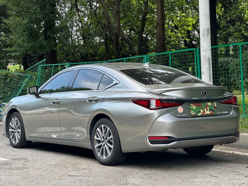 东莞24年雷克萨斯ES7