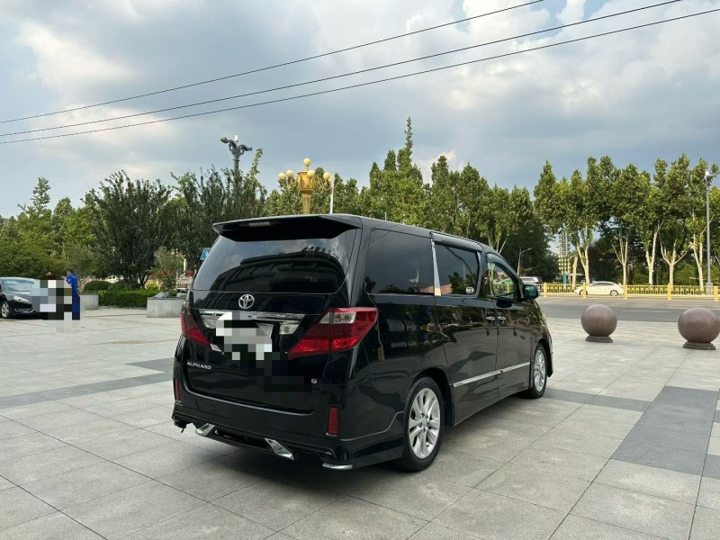 枣庄12年丰田埃尔法8