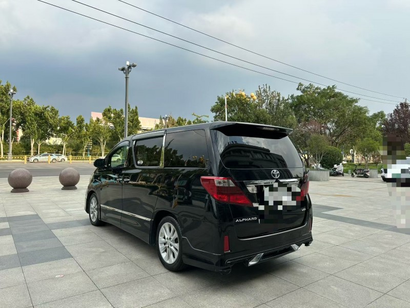 枣庄12年丰田埃尔法9