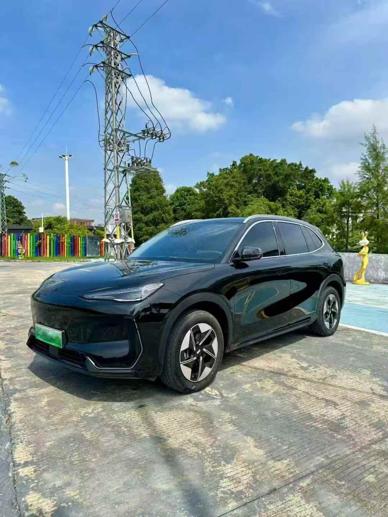 广州25年吉利银河8