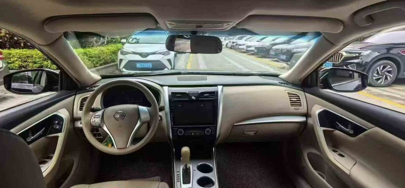 宁德17年日产天籁5