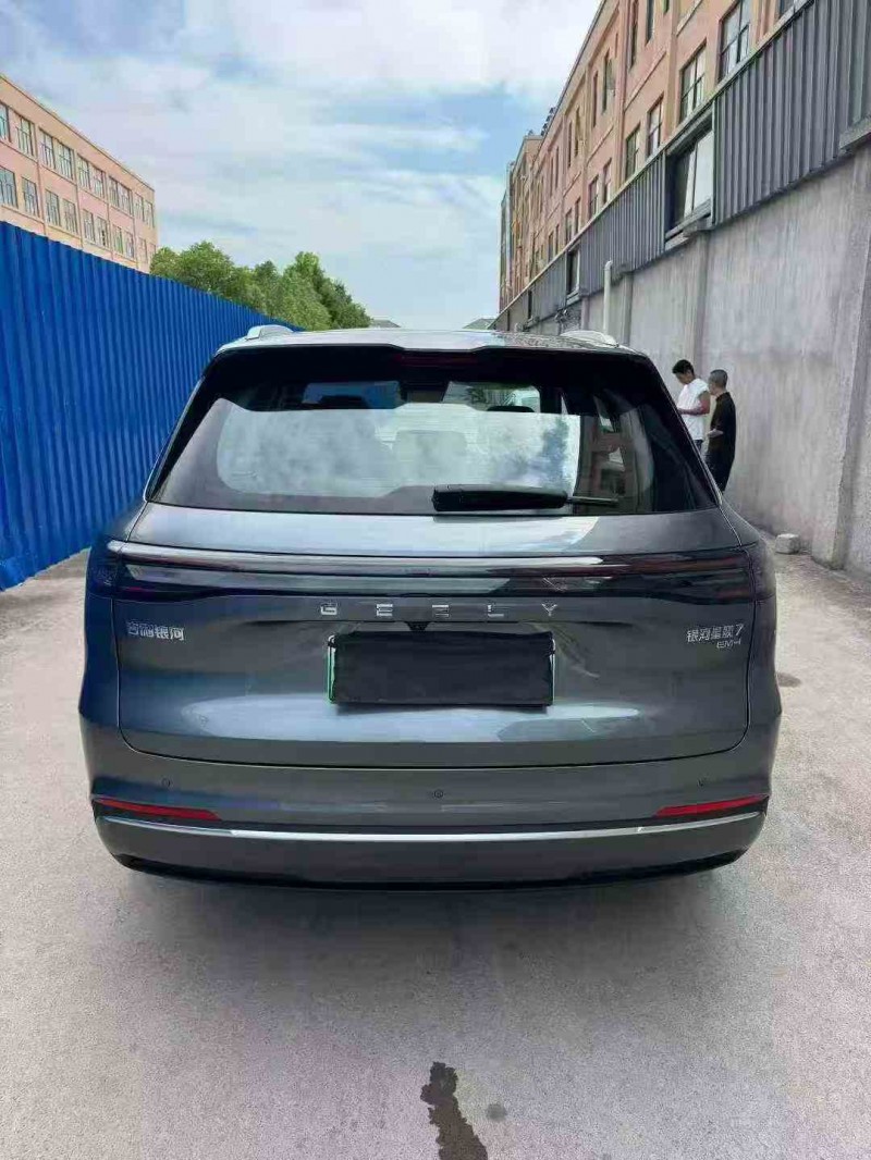 衢州25年吉利银河8