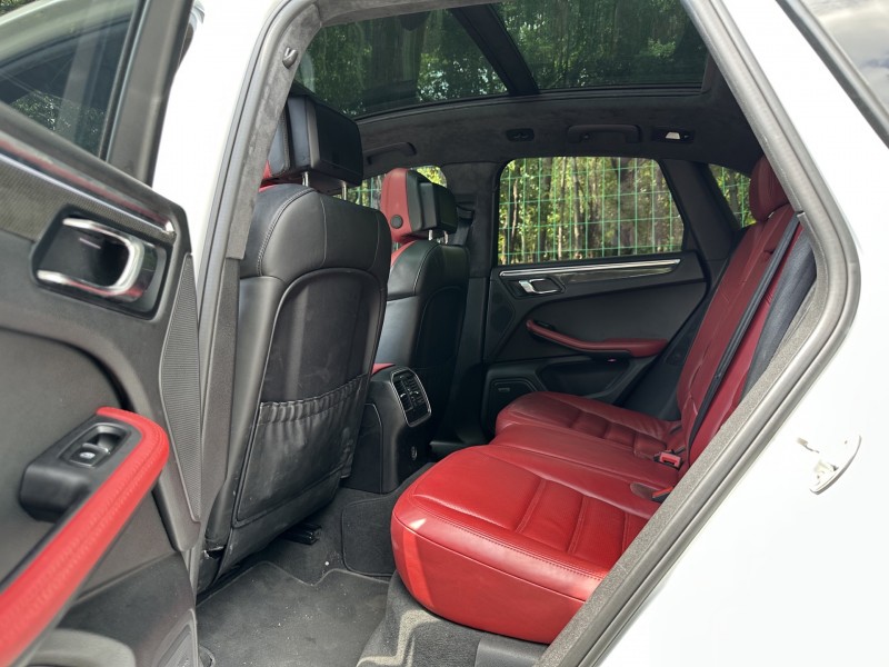 东莞17年保时捷Macan5