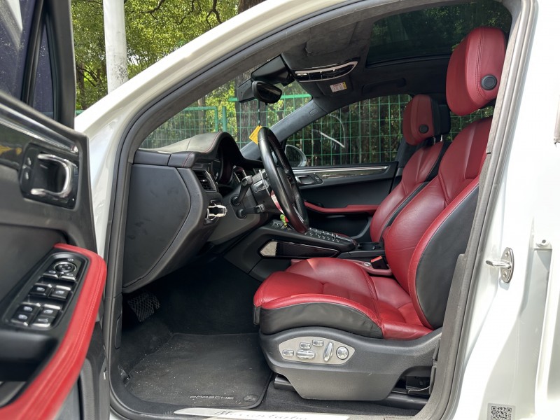 东莞17年保时捷Macan6