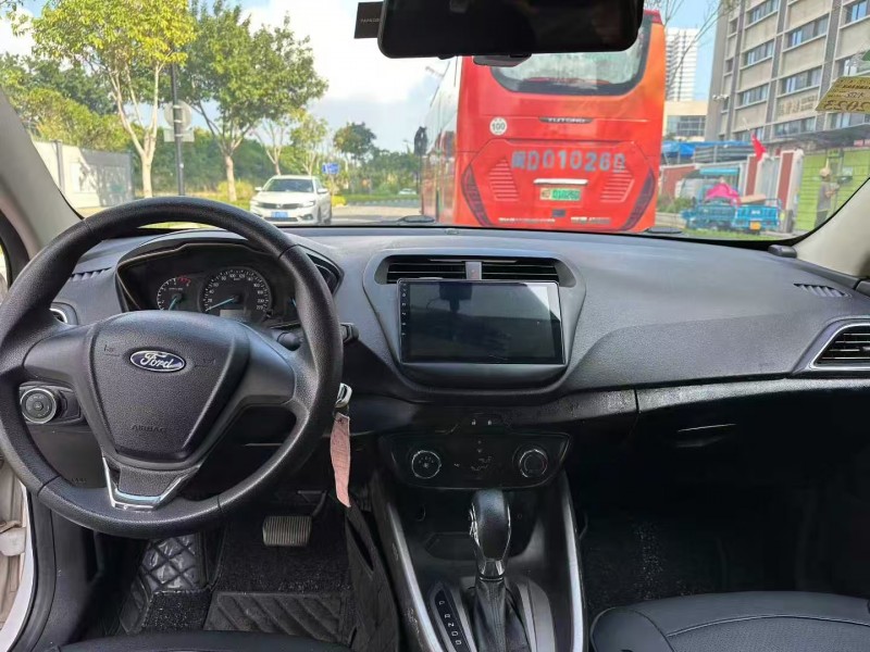 厦门15年本田飞度8